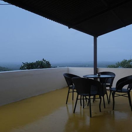 Hotel Ashirwad Junagadh Exterior photo