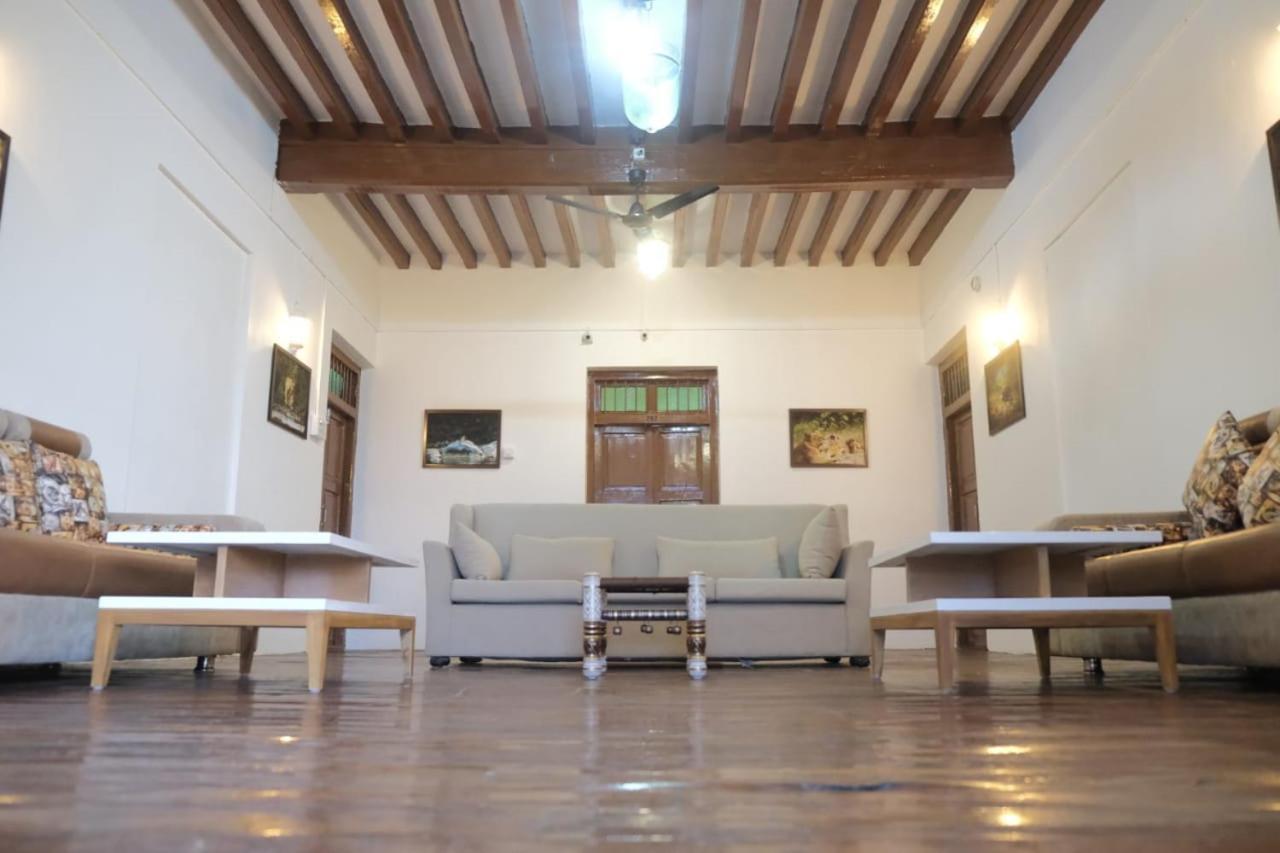 Hotel Ashirwad Junagadh Exterior photo
